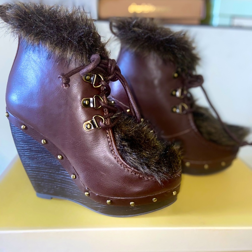 🌻Womens wedge bootie🌻